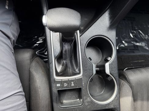 Used 2022 Kia Sportage LX image 12