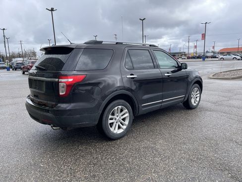 Used 2013 Ford Explorer XLT AWD/4WD image 4