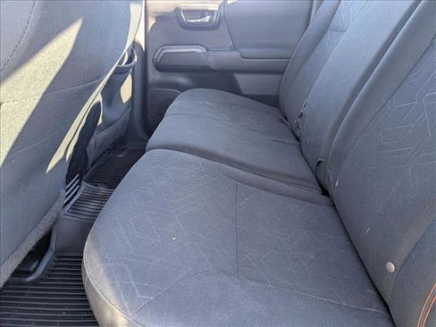 Used 2018 Toyota Tacoma TRD Off-Road image 17