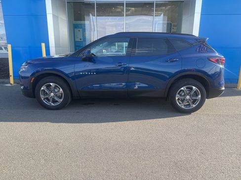Used 2023 Chevrolet Blazer LT w/ Convenience Package AWD/4WD image 2