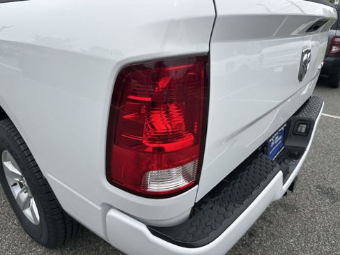 Used 2019 RAM 1500 Express AWD/4WD image 10