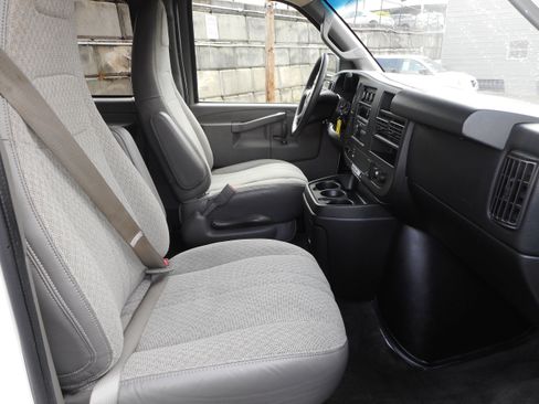 Used 2016 Chevrolet Express 3500 LT w/ LT Preferred Equipment Group image 26