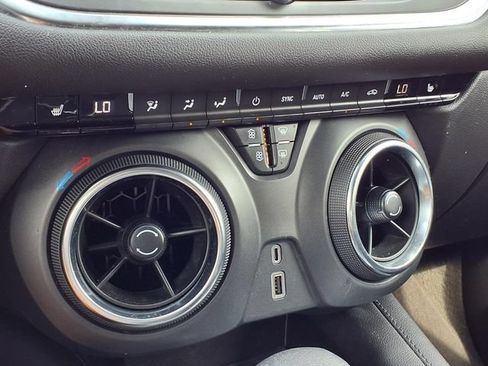 Used 2022 Chevrolet Blazer LT FWD image 12