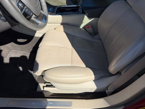 Used 2020 Lincoln Continental Reserve w/ Luxury Package image 22