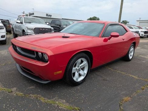 Used 2012 Dodge Challenger SXT w/ Sound Group RWD image 8