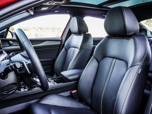 Used 2025 Kia K5 GT image 33