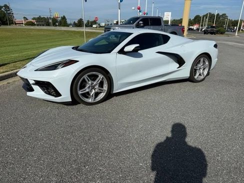 Used 2021 Chevrolet Corvette Stingray Coupe w/ 1LT RWD image 1