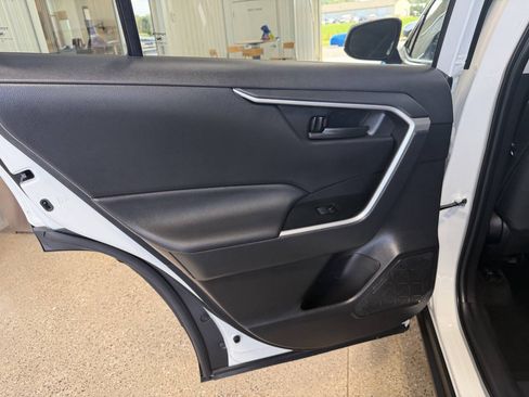 Used 2022 Toyota RAV4 LE w/ Carpet Mat Package (TMS) AWD/4WD image 23