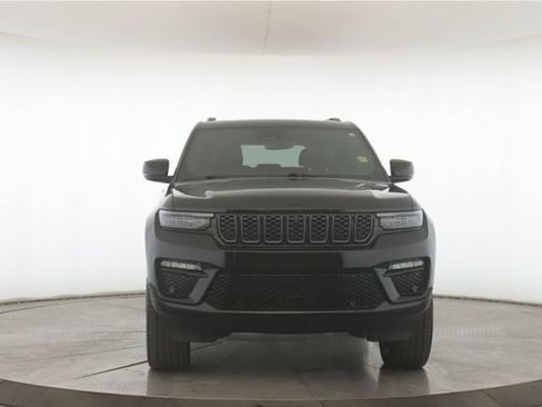 Used 2025 Jeep Grand Cherokee Summit image 12