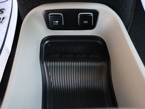 Used 2019 Chrysler Pacifica Touring-L Plus w/ Advanced Safetytec Group FWD image 32