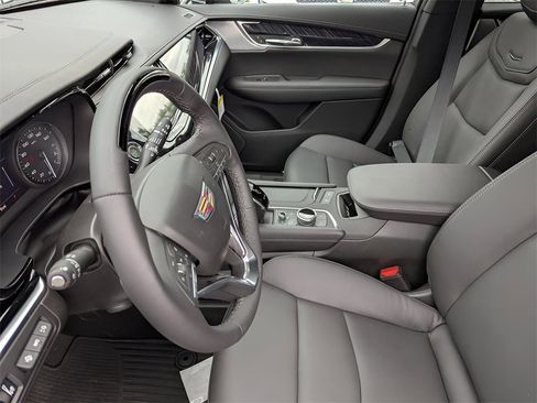 New 2025 Cadillac XT6 Premium Luxury w/ Technology Package image 7