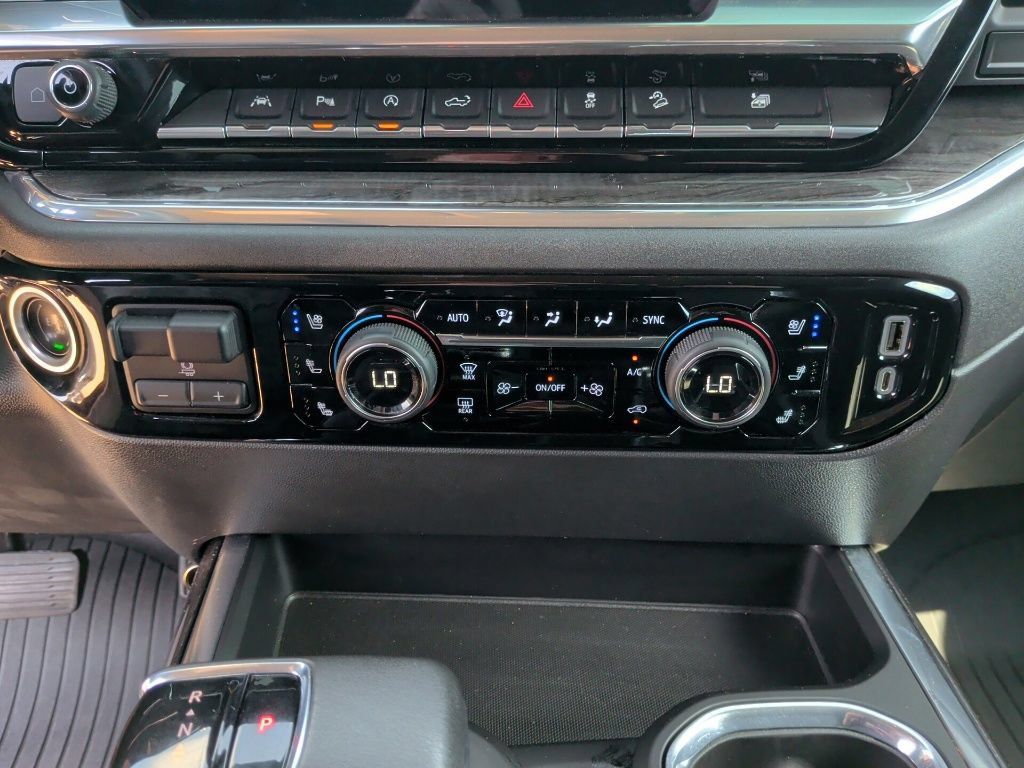 Used 2022 Chevrolet Silverado 1500 LTZ AWD/4WD image 31