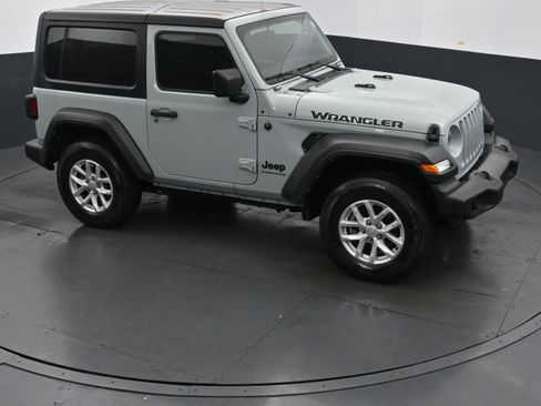 Used 2023 Jeep Wrangler Sport S image 28
