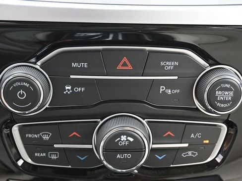 Used 2023 Chrysler 300 Touring L w/ Popular Equipment Group RWD image 23