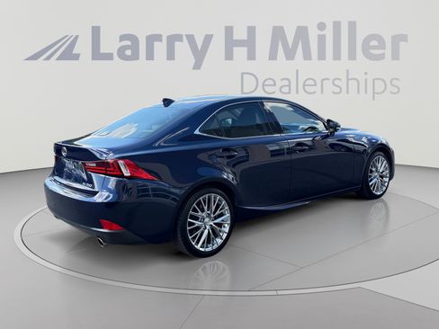 Used 2014 Lexus IS 250 w/ Navigation Package RWD image 5