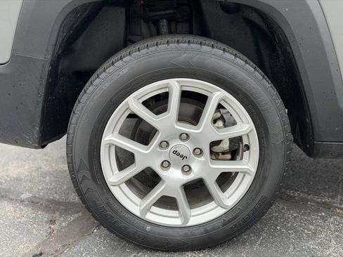 Used 2022 Jeep Renegade Latitude image 17