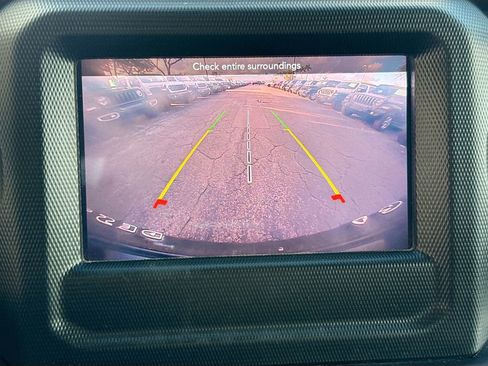 Used 2022 Jeep Wrangler Willys image 14