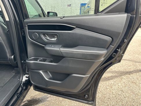 Used 2024 Honda Pilot Touring image 38