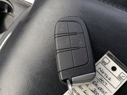 Used 2017 Chrysler 300 Limited w/ Value Package image 32