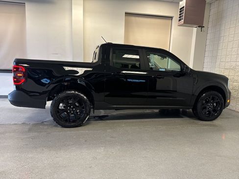 New 2025 Ford Maverick Lariat w/ Black Appearance Package AWD/4WD image 23