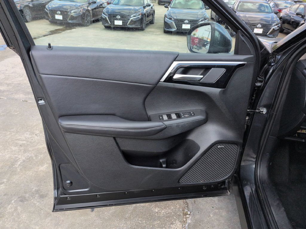 Used 2025 Mitsubishi Outlander SE AWD/4WD image 11
