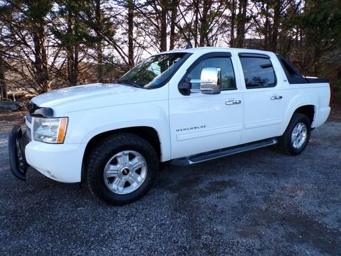 Used 2010 Chevrolet Avalanche LT w/ Suspension Package, Off-Road image 1