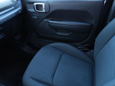 Used 2023 Jeep Wrangler Sport S image 10