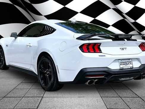 Used 2025 Ford Mustang GT RWD image 11
