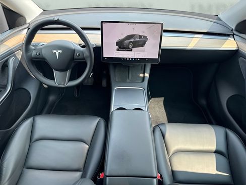 Used 2024 Tesla Model Y Long Range AWD/4WD image 13