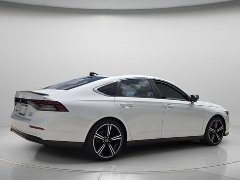Used 2023 Honda Accord Sport image 7
