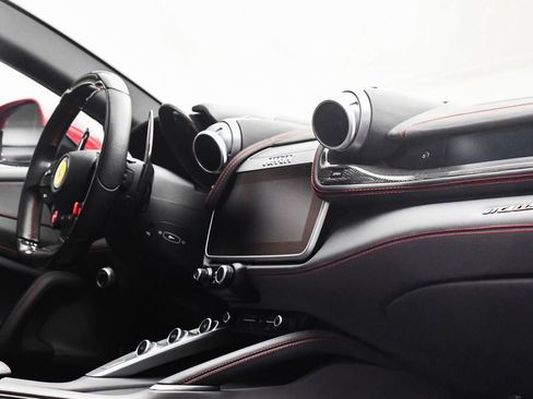 Used 2018 Ferrari GTC4Lusso image 43