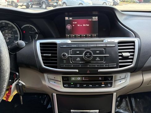 Used 2013 Honda Accord LX image 19