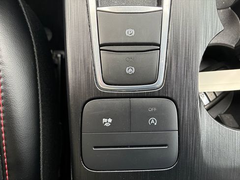 Used 2025 Ford Escape ST-Line Select AWD/4WD image 33