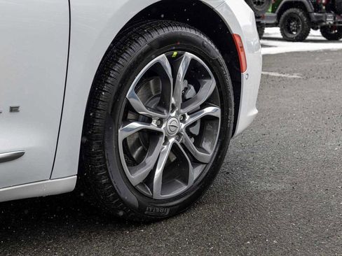 New 2026 Chrysler Pacifica Pinnacle image 7