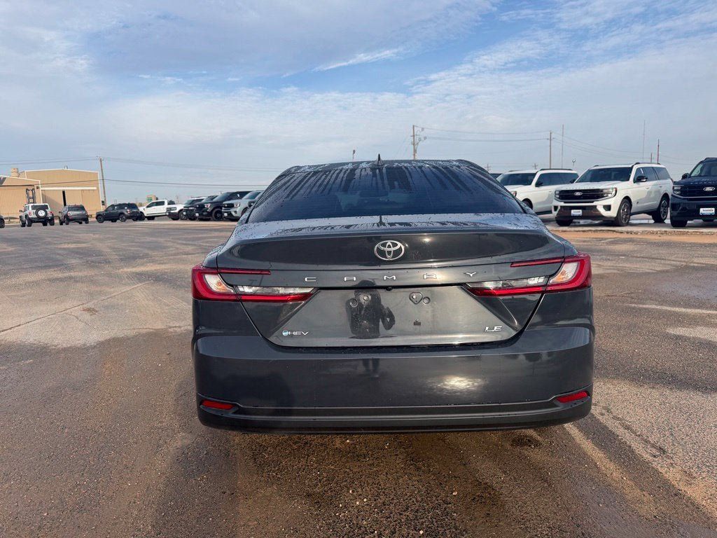 Used 2025 Toyota Camry LE FWD image 5