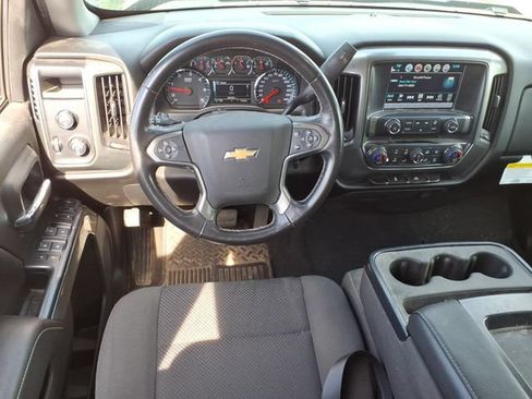 Used 2018 Chevrolet Silverado 1500 LT w/ LT Eassist Package AWD/4WD image 10