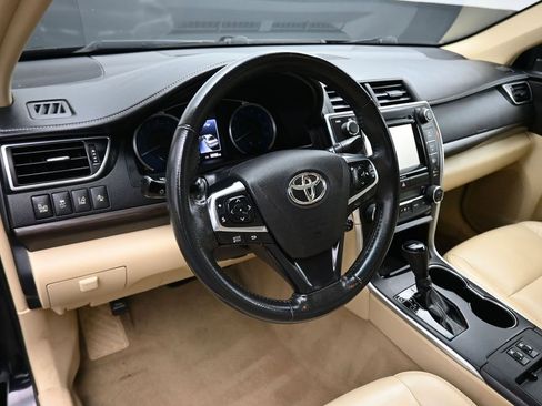 Used 2017 Toyota Camry XLE image 13