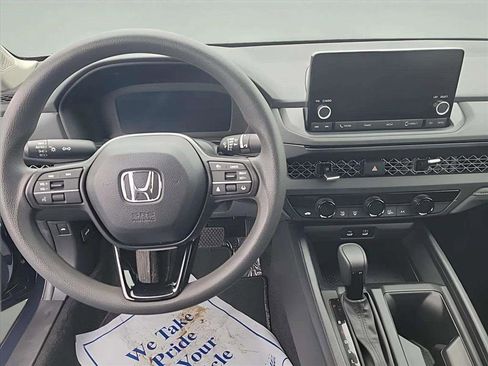 Used 2025 Honda Accord SE image 10