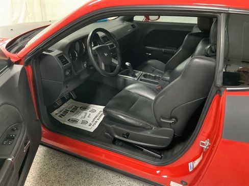 Used 2009 Dodge Challenger SRT8 w/ SRT Option Group II RWD image 15