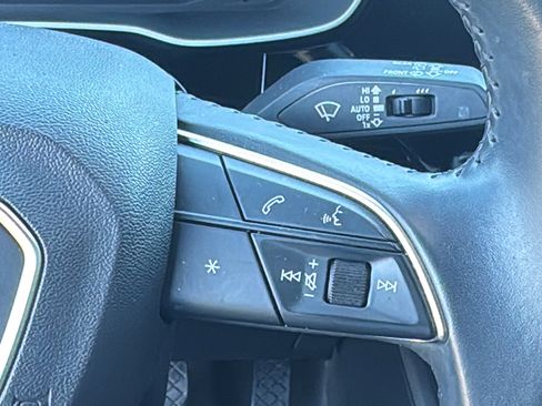 Used 2020 Audi Q3 2.0T Premium w/ Convenience Package image 24