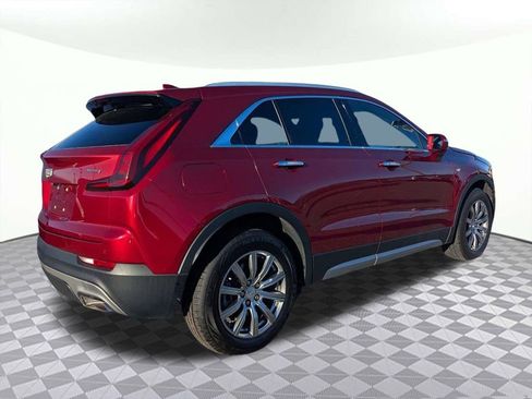Used 2021 Cadillac XT4 Premium Luxury FWD image 3