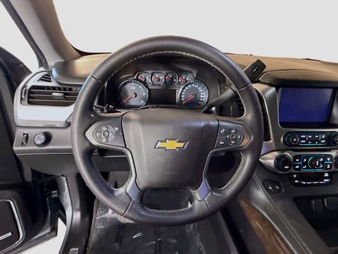 Used 2020 Chevrolet Suburban LT image 13