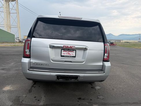 Used 2020 GMC Yukon XL Denali AWD/4WD image 8