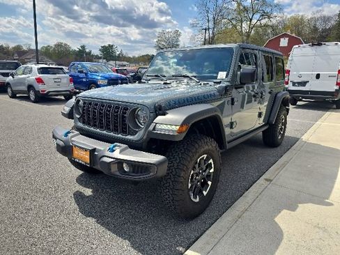 Used 2025 Jeep Wrangler Unlimited Rubicon 4xe w/ Safety Group AWD/4WD image 3