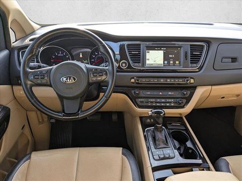 Used 2015 Kia Sedona SX image 15
