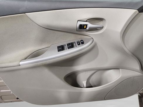 Used 2010 Toyota Corolla Base 4DR SEDAN 5M image 12