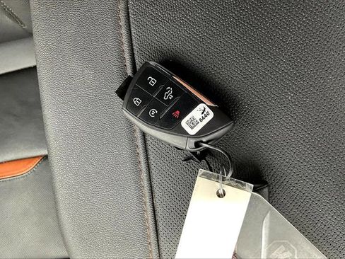 Used 2023 GMC Sierra 1500 AT4 w/ AT4 Preferred Package image 11