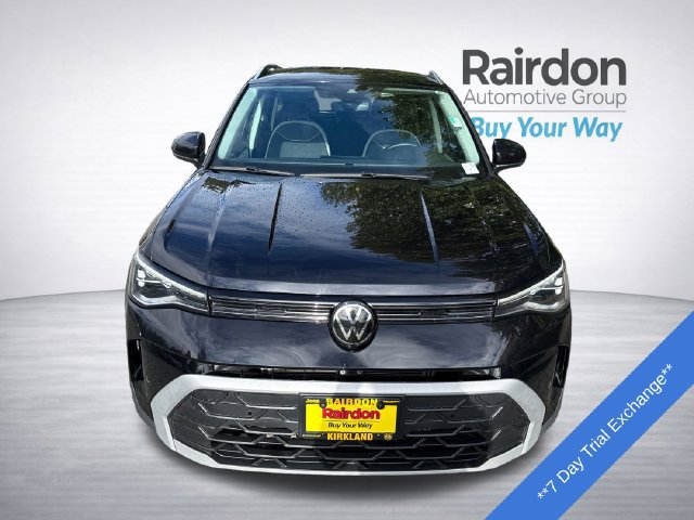 Used 2025 Volkswagen Taos SE FWD image 2