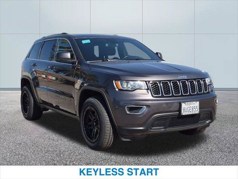 Used 2021 Jeep Grand Cherokee Laredo AWD/4WD image 4