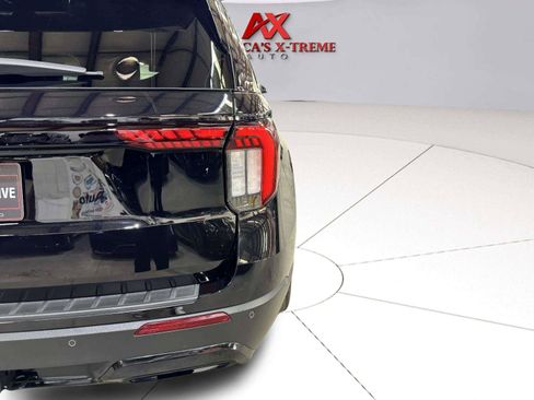 Used 2025 Ford Explorer ST-Line w/ Premium Package RWD image 8